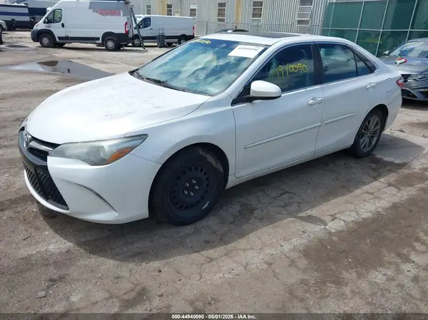 4T1BF1FK2GU123156 2016 TOYOTA CAMRY - Image 2