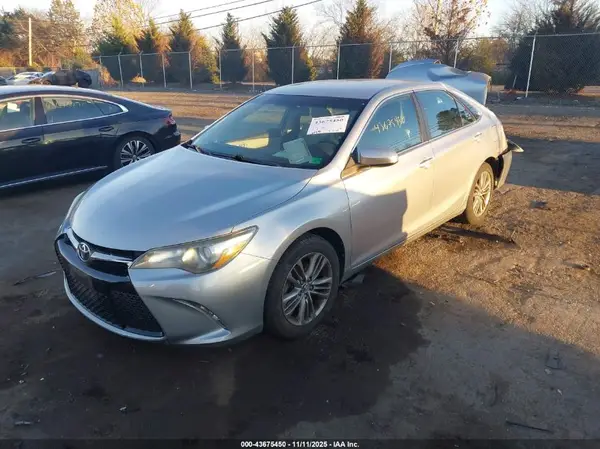 4T1BF1FK2GU123853 2016 TOYOTA CAMRY - Image 2