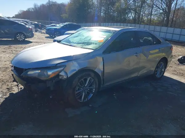 4T1BF1FK2GU124775 2016 TOYOTA CAMRY - Image 2