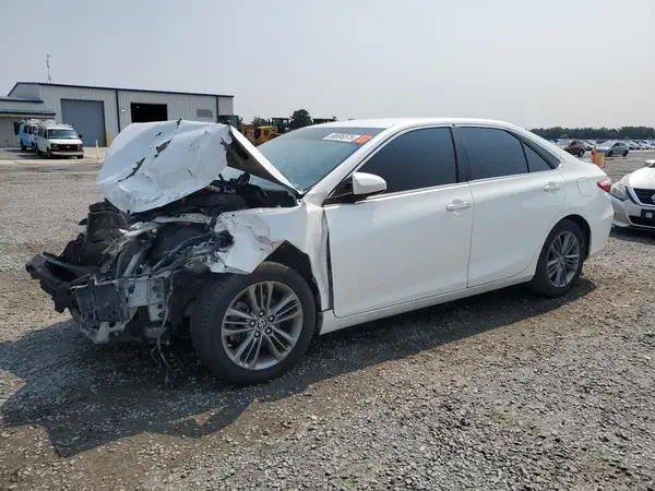 4T1BF1FK2GU125179 2016 TOYOTA CAMRY - Image 1