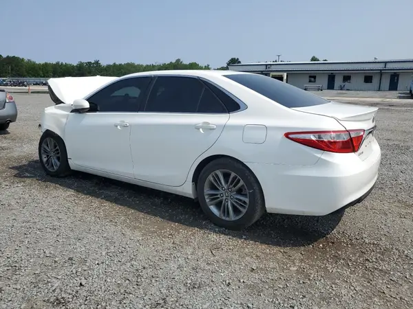 4T1BF1FK2GU125179 2016 TOYOTA CAMRY - Image 2