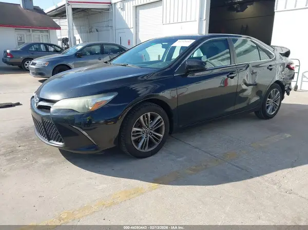 4T1BF1FK2GU127336 2016 TOYOTA CAMRY - Image 2