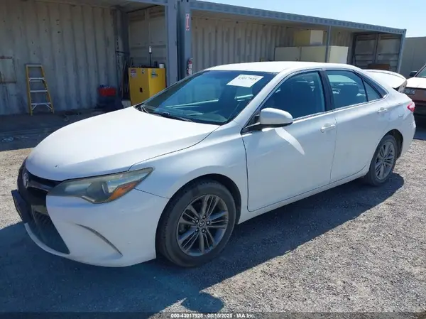 4T1BF1FK2GU127546 2016 TOYOTA CAMRY - Image 2