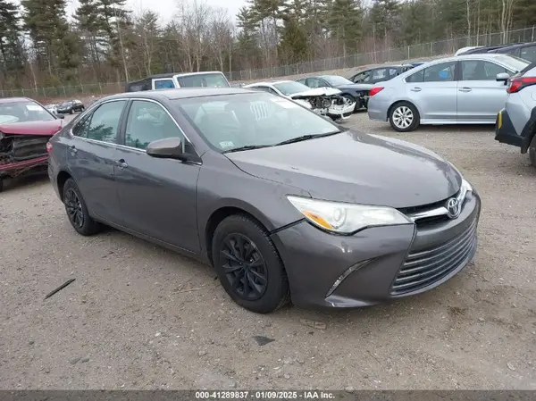 4T1BF1FK2GU127790 2016 TOYOTA CAMRY - Image 1