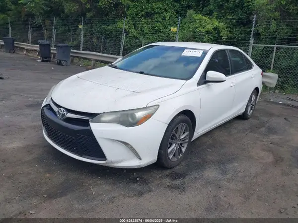 4T1BF1FK2GU127899 2016 TOYOTA CAMRY - Image 2