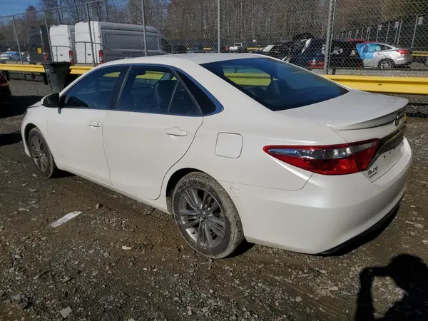4T1BF1FK2GU128812 2016 TOYOTA CAMRY - Image 2