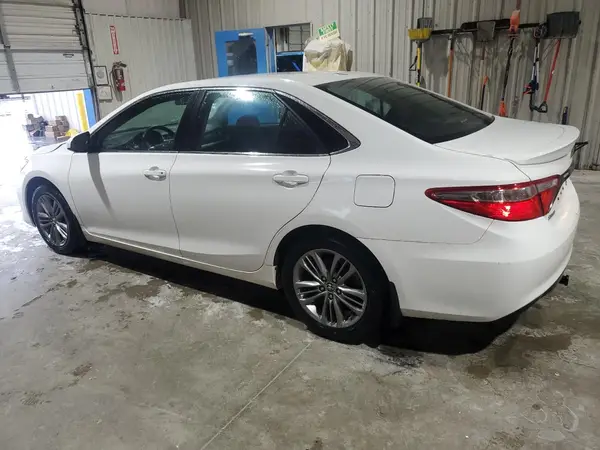 4T1BF1FK2GU129815 2016 TOYOTA CAMRY - Image 2