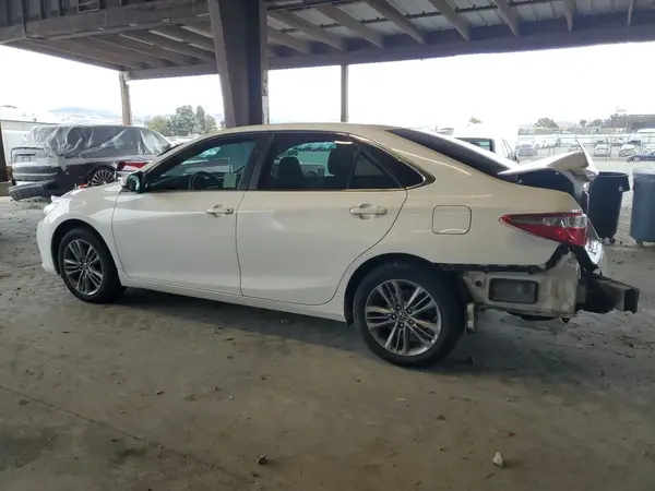 4T1BF1FK2GU129880 2016 TOYOTA CAMRY - Image 2
