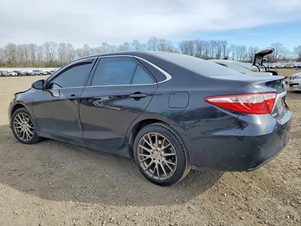 4T1BF1FK2GU130284 2016 TOYOTA CAMRY - Image 2