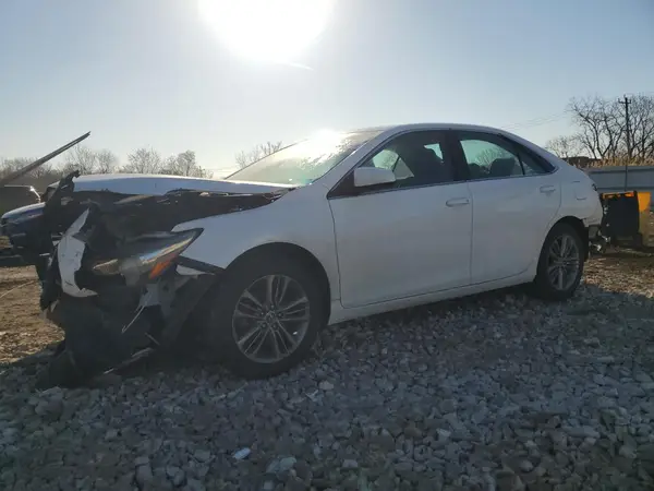 4T1BF1FK2GU131659 2016 TOYOTA CAMRY - Image 1