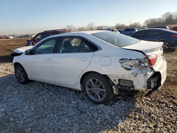 4T1BF1FK2GU131659 2016 TOYOTA CAMRY - Image 2