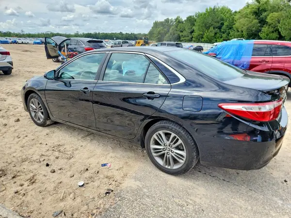 4T1BF1FK2GU133167 2016 TOYOTA CAMRY - Image 2