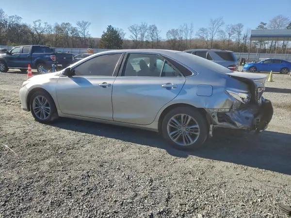 4T1BF1FK2GU134402 2016 TOYOTA CAMRY - Image 2