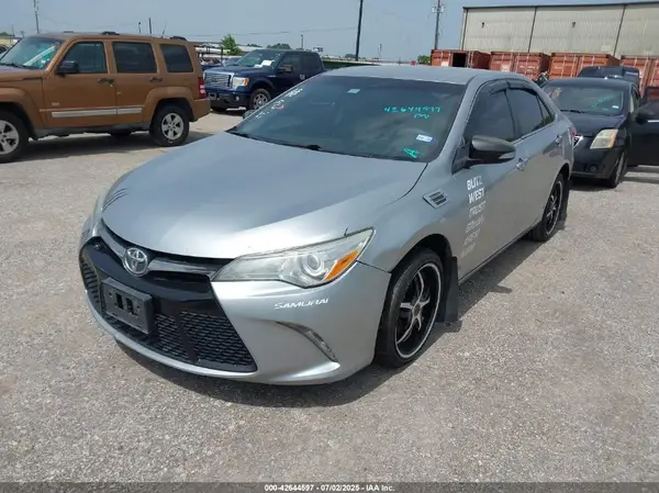 4T1BF1FK2GU134626 2016 TOYOTA CAMRY - Image 2