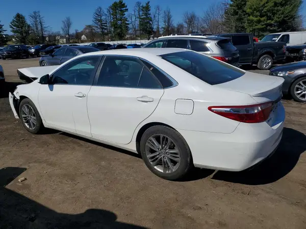 4T1BF1FK2GU137459 2016 TOYOTA CAMRY - Image 2