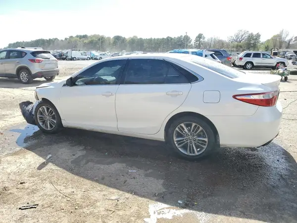 4T1BF1FK2GU137932 2016 TOYOTA CAMRY - Image 2