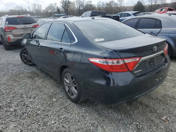 4T1BF1FK2GU139194 2016 TOYOTA CAMRY - Image 2
