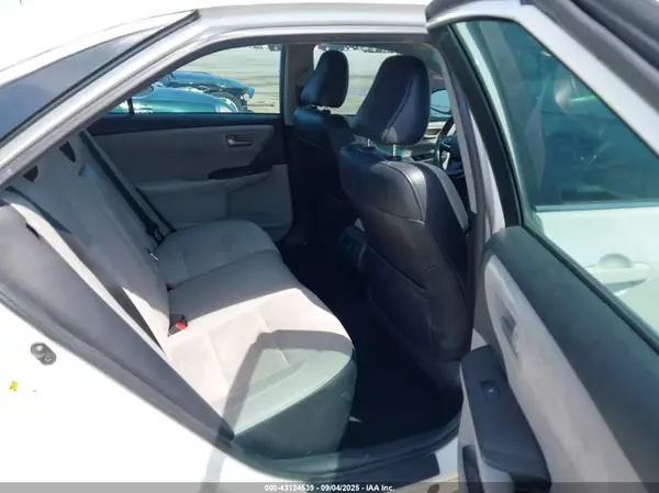4T1BF1FK2GU139308 2016 TOYOTA CAMRY - Image 8