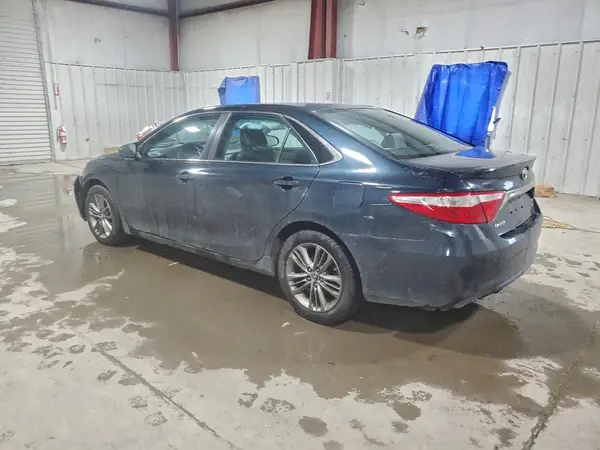 4T1BF1FK2GU142774 2016 TOYOTA CAMRY - Image 2
