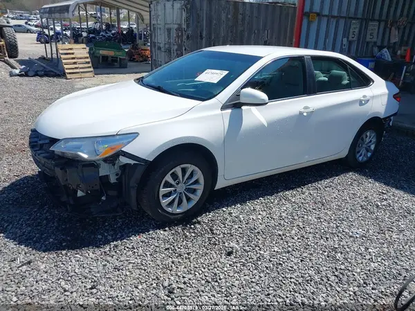 4T1BF1FK2GU143262 2016 TOYOTA CAMRY - Image 2