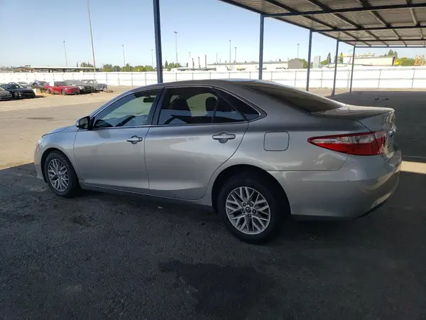 4T1BF1FK2GU144511 2016 TOYOTA CAMRY - Image 2