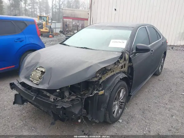 4T1BF1FK2GU147067 2016 TOYOTA CAMRY - Image 2