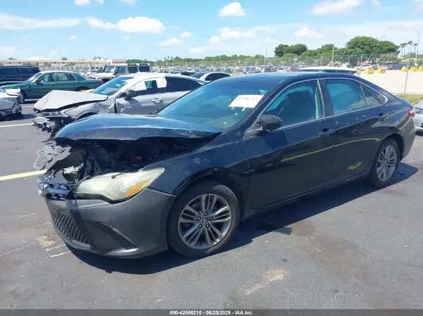4T1BF1FK2GU148185 2016 TOYOTA CAMRY - Image 2