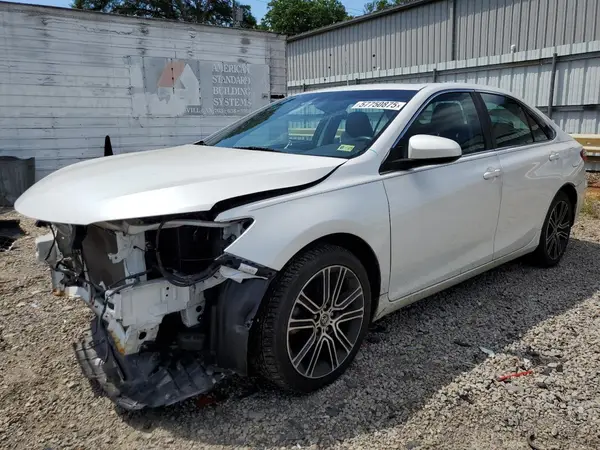 4T1BF1FK2GU151569 2016 TOYOTA CAMRY - Image 1
