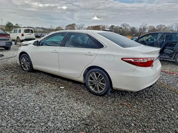 4T1BF1FK2GU151992 2016 TOYOTA CAMRY - Image 2