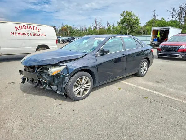 4T1BF1FK2GU152396 2016 TOYOTA CAMRY - Image 1