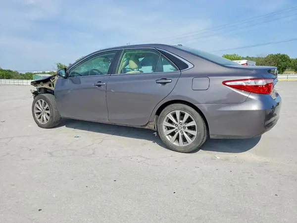 4T1BF1FK2GU157386 2016 TOYOTA CAMRY - Image 2