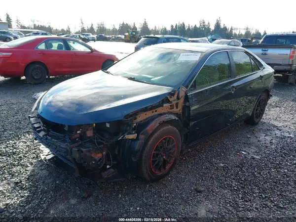 4T1BF1FK2GU158473 2016 TOYOTA CAMRY - Image 2
