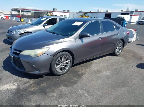 4T1BF1FK2GU160076 2016 TOYOTA CAMRY - Image 2