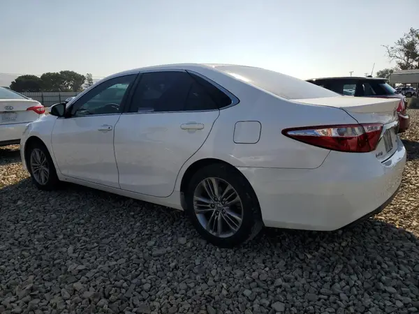 4T1BF1FK2GU163236 2016 TOYOTA CAMRY - Image 2
