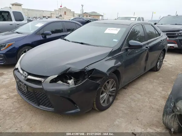 4T1BF1FK2GU165228 2016 TOYOTA CAMRY - Image 2