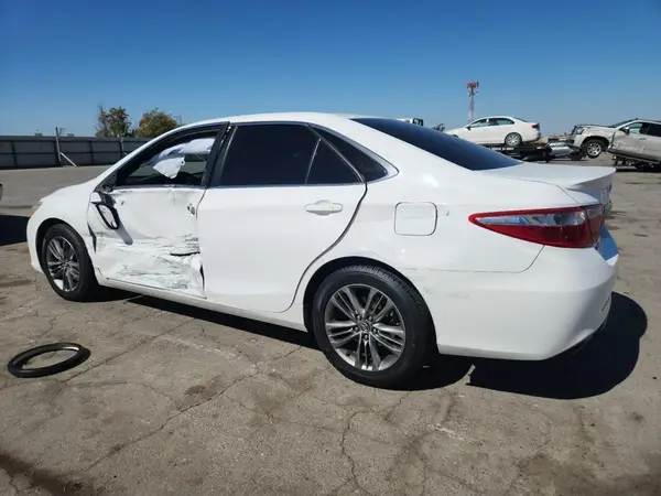 4T1BF1FK2GU165472 2016 TOYOTA CAMRY - Image 2