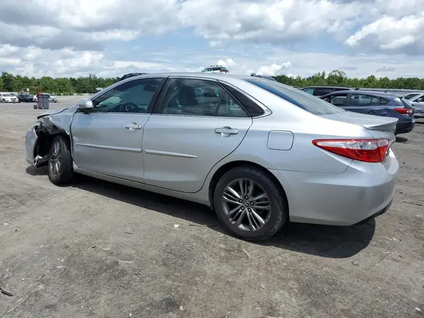 4T1BF1FK2GU165939 2016 TOYOTA CAMRY - Image 2
