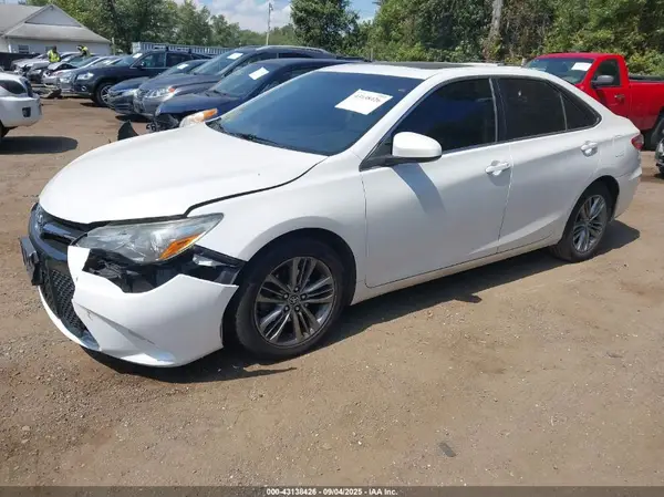 4T1BF1FK2GU166623 2016 TOYOTA CAMRY - Image 2