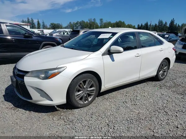 4T1BF1FK2GU168355 2016 TOYOTA CAMRY - Image 2
