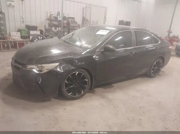 4T1BF1FK2GU173393 2016 TOYOTA CAMRY - Image 2