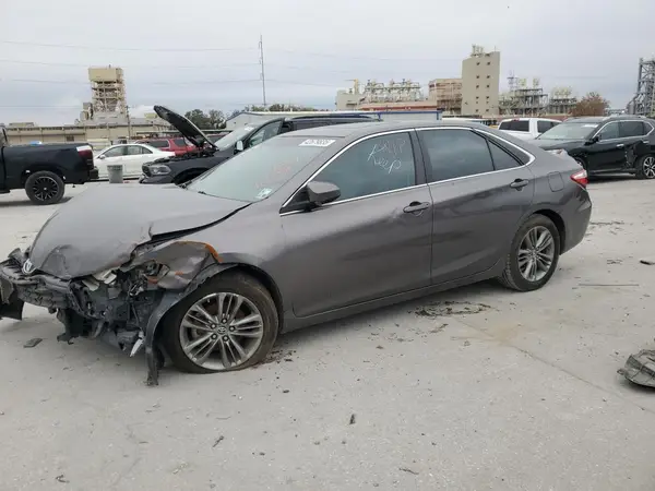 4T1BF1FK2GU175130 2016 TOYOTA CAMRY - Image 1