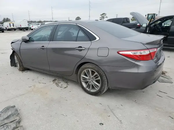 4T1BF1FK2GU175130 2016 TOYOTA CAMRY - Image 2