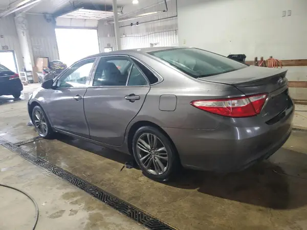 4T1BF1FK2GU175161 2016 TOYOTA CAMRY - Image 2