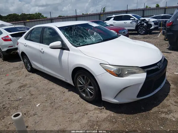 4T1BF1FK2GU175368 2016 TOYOTA CAMRY - Image 1