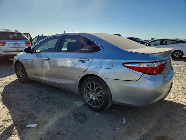 4T1BF1FK2GU175757 2016 TOYOTA CAMRY - Image 2