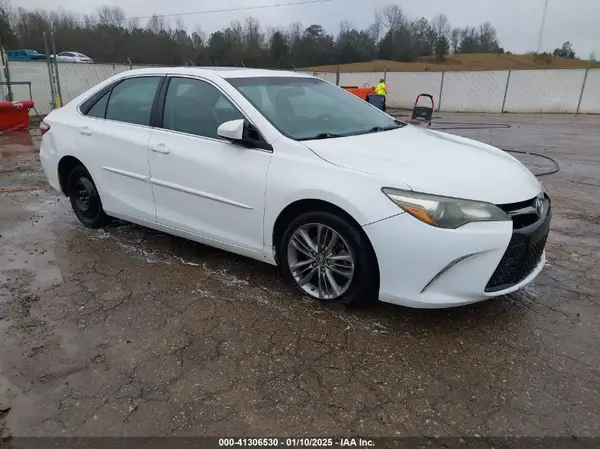 4T1BF1FK2GU175791 2016 TOYOTA CAMRY - Image 1