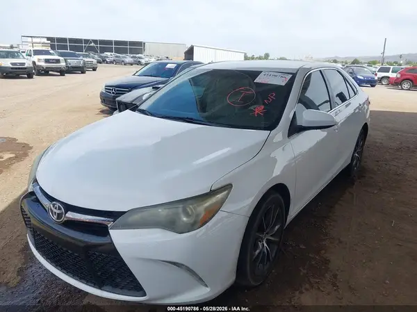 4T1BF1FK2GU176780 2016 TOYOTA CAMRY - Image 2