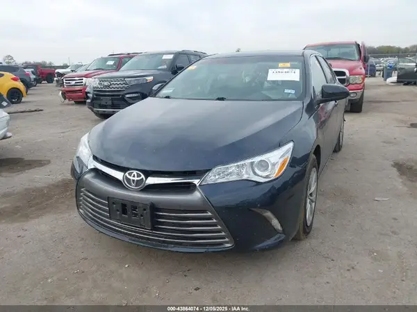 4T1BF1FK2GU178092 2016 TOYOTA CAMRY - Image 2