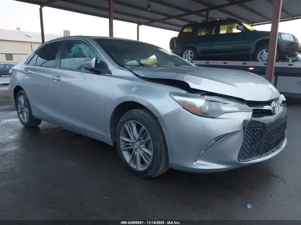 4T1BF1FK2GU179047 2016 TOYOTA CAMRY - Image 1