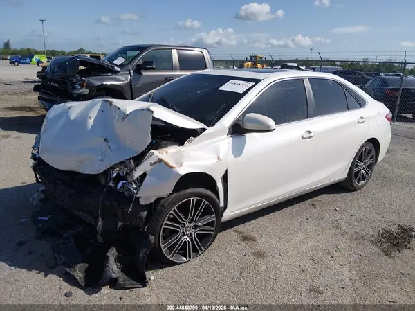 4T1BF1FK2GU179310 2016 TOYOTA CAMRY - Image 2